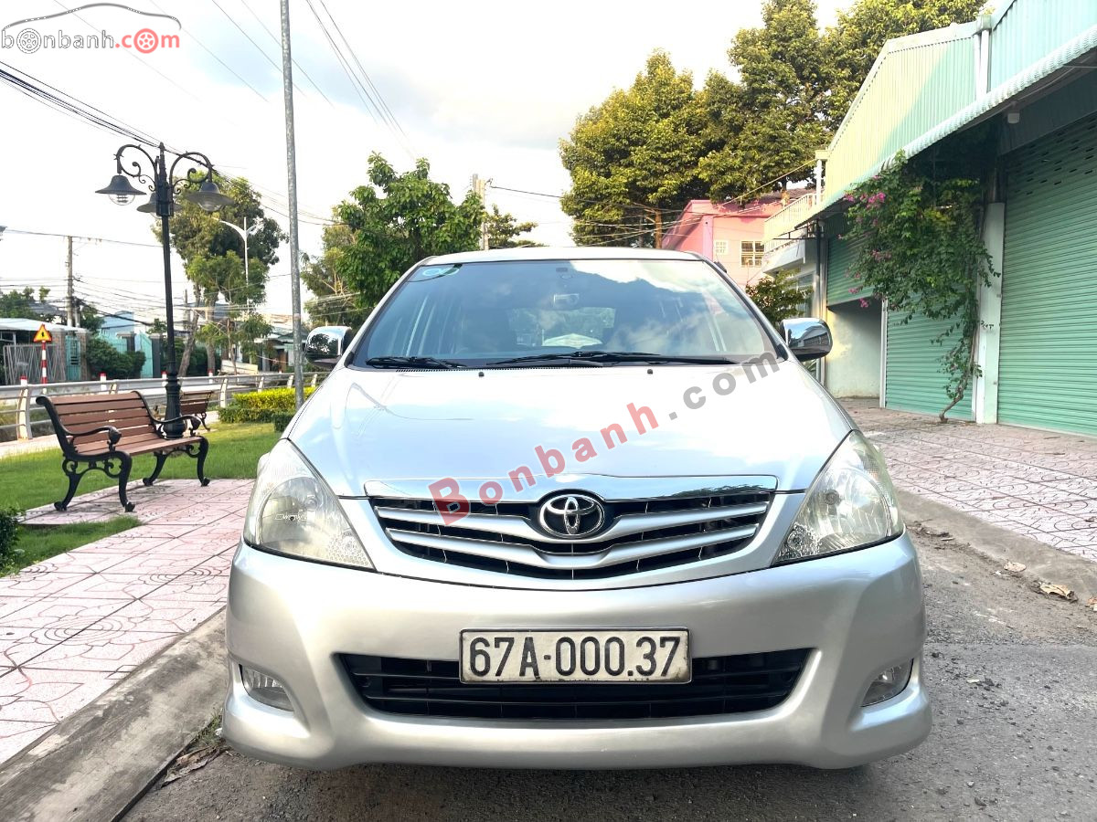 Toyota Innova G 2010