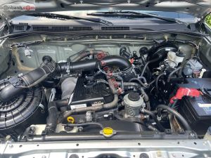 Xe Toyota Fortuner 2.7V 4x4 AT 2011
