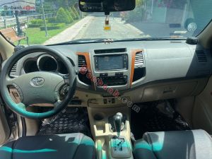 Xe Toyota Fortuner 2.7V 4x4 AT 2011