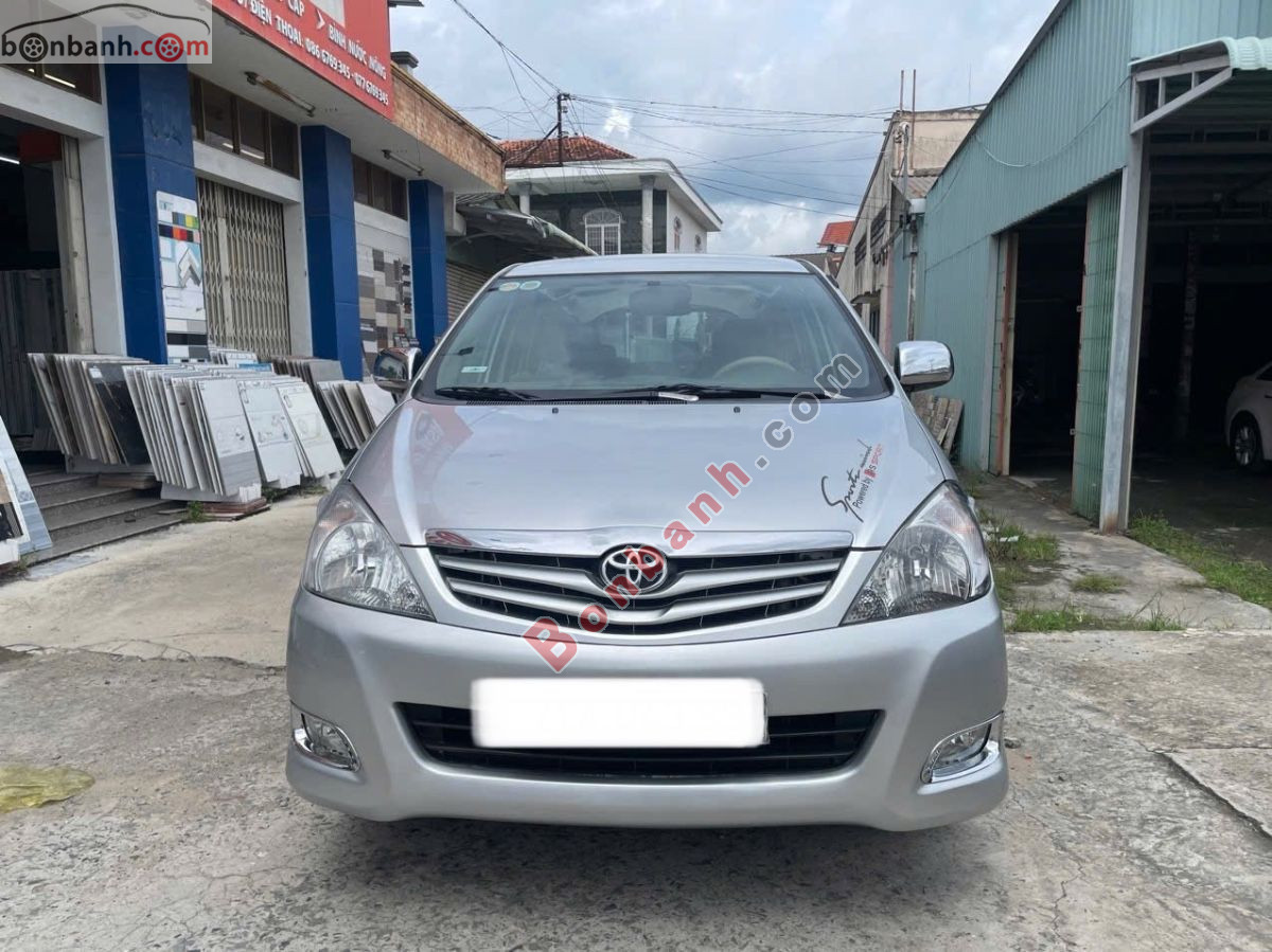 Toyota Innova G 2010