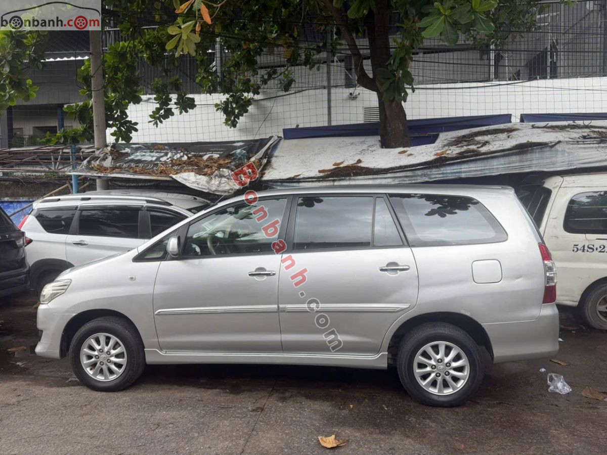 Toyota Innova 2.0E 2013
