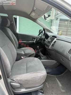 Xe Toyota Innova 2.0E 2013